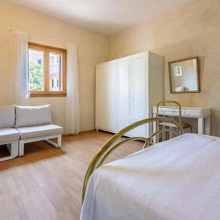 House V Semesterbostad *