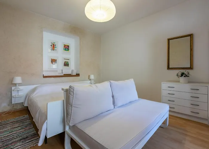 House V بيت للعطل *